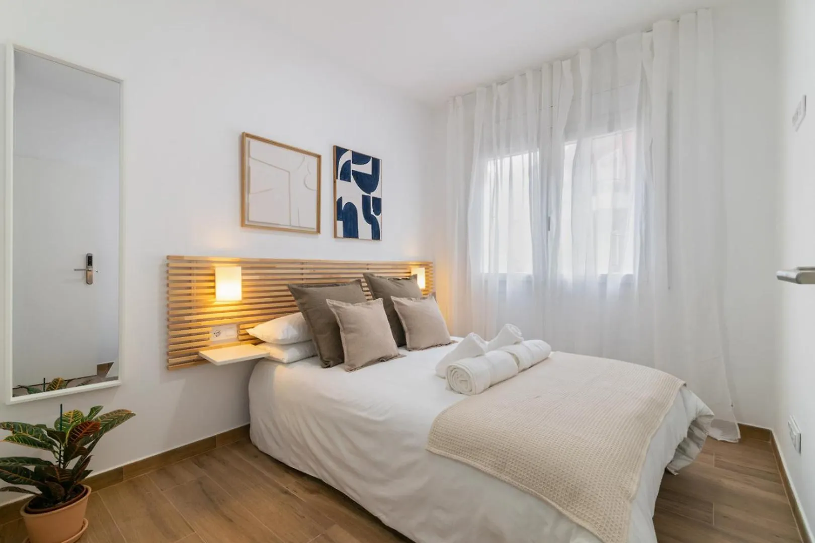 Livinn House - Self Check In L'Hospitalet de Llobregat Hotel