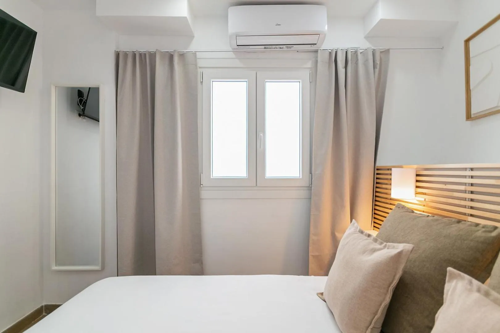 Livinn House - Self Check In L'Hospitalet de Llobregat
