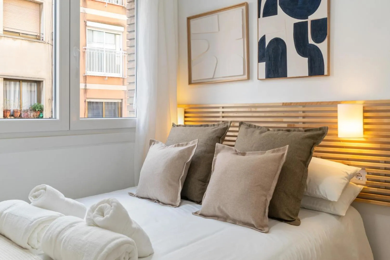 Hotel Livinn House - Self Check In L'Hospitalet de Llobregat Spain