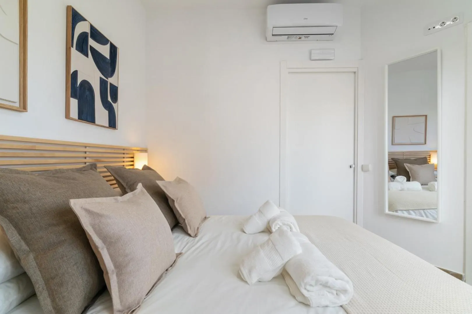 Livinn House - Self Check In L'Hospitalet de Llobregat Hotel